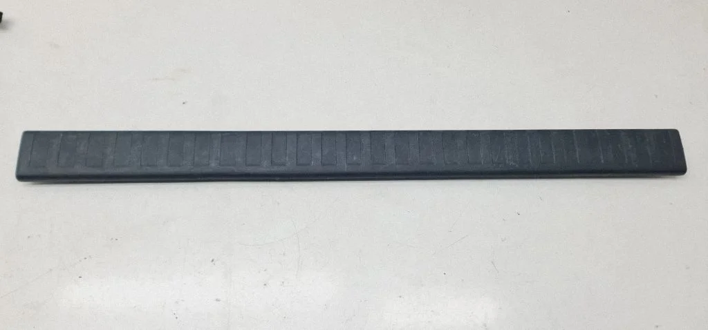 Pagasiruumi läve kaitseviimistlus – Toyota Land Cruiser (J150) (2009-)