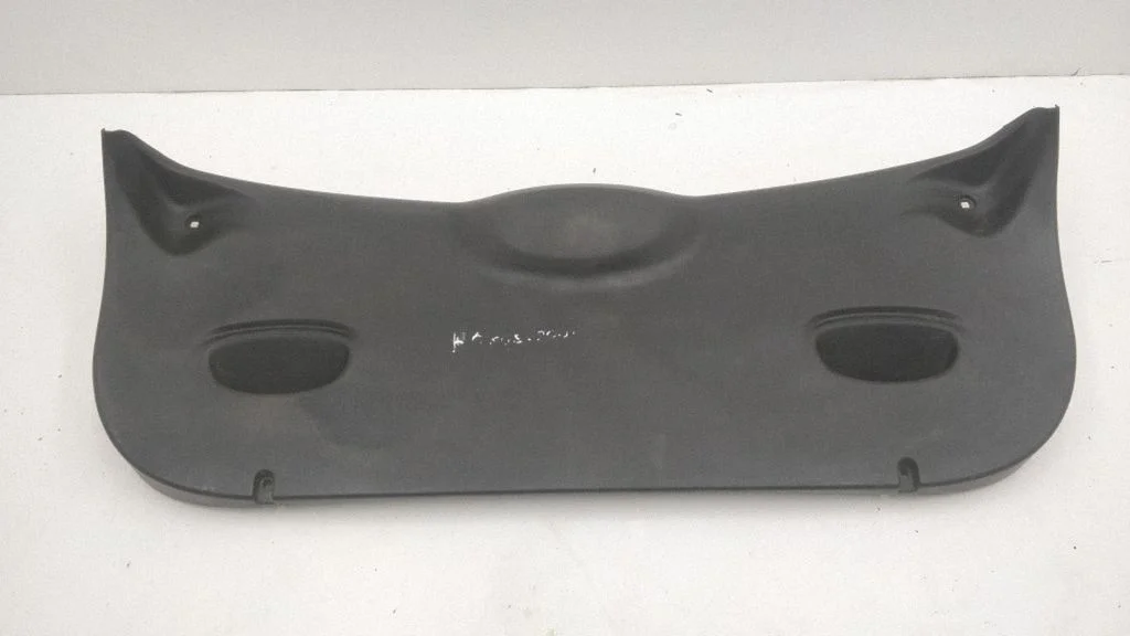 Tailgate/boot cover trim set – Ford Focus (1998-2004)