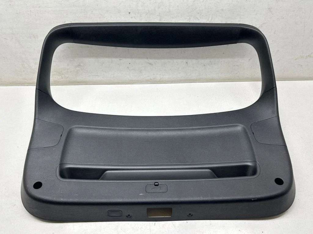 Bagāžnieka vāka apdare (komplekts) 81751F1000