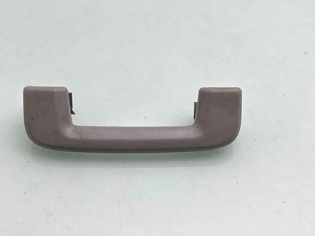 Rear interior roof grab handle 39808675