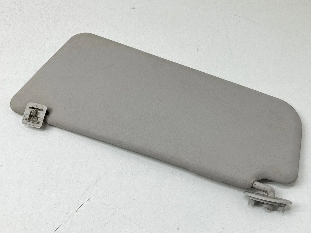 Sun visor – front right