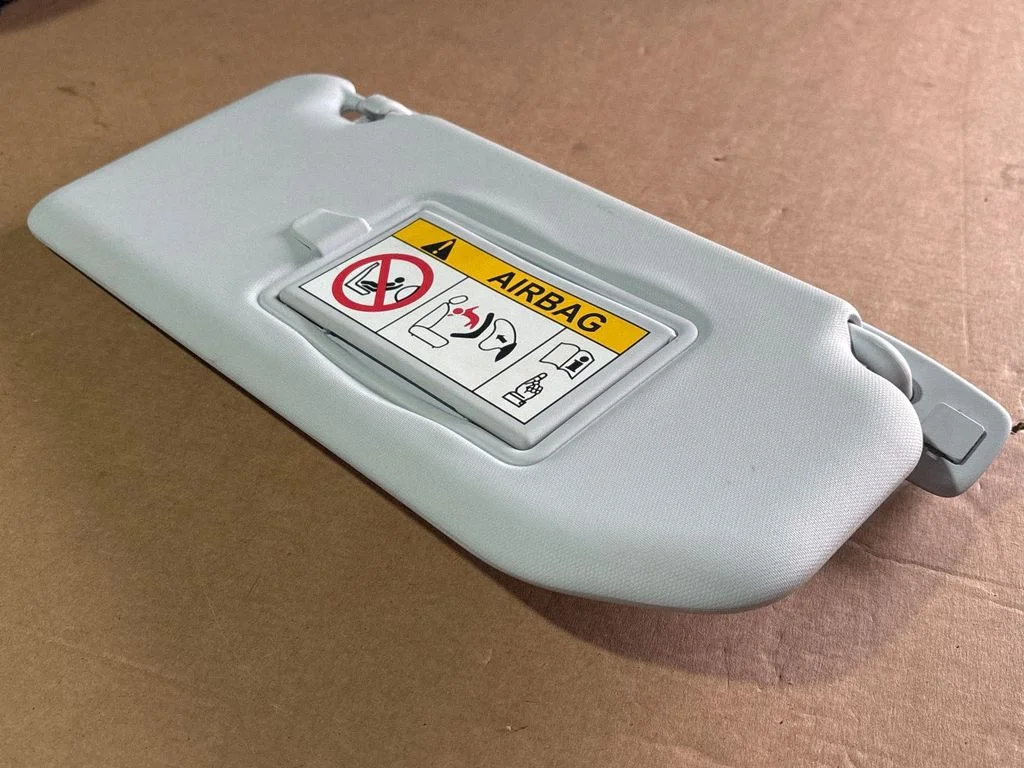 Sun visor – front right