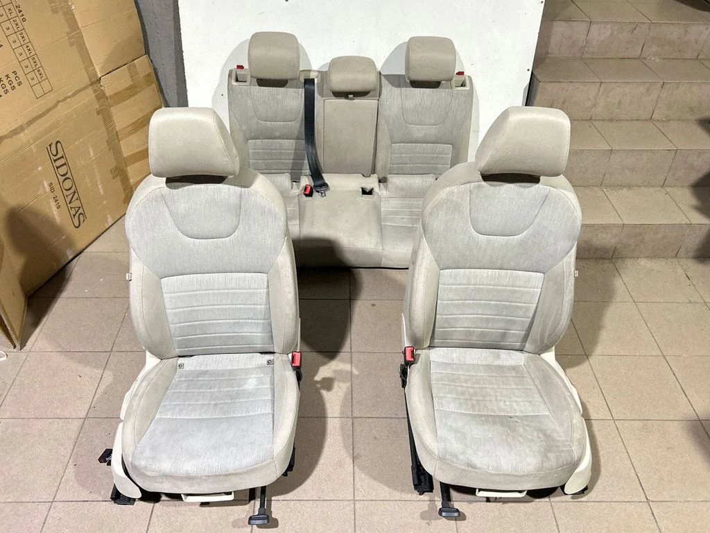 Seat set 5E0881021