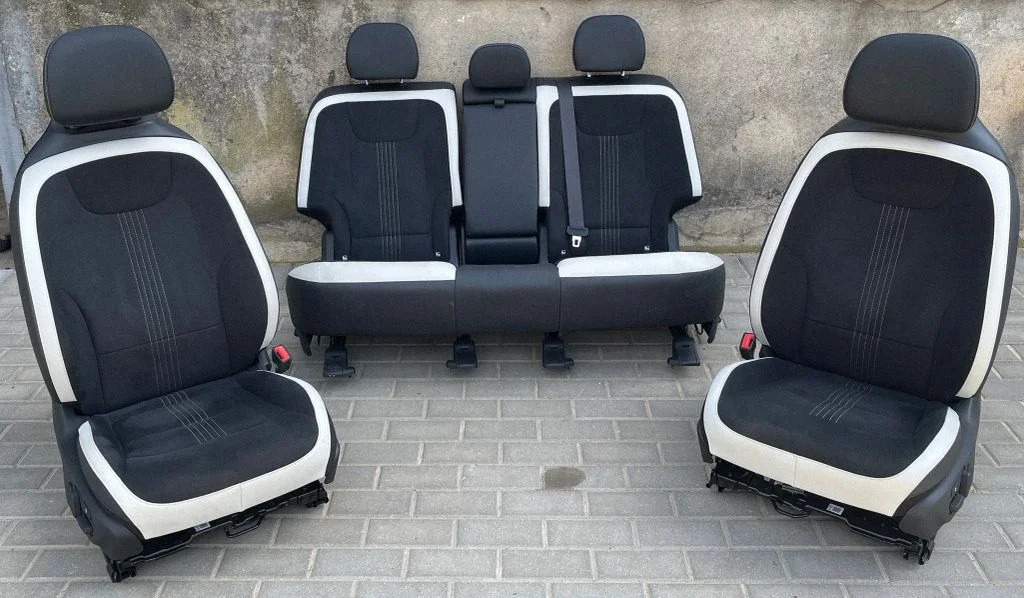 Sēdekļu komplekts