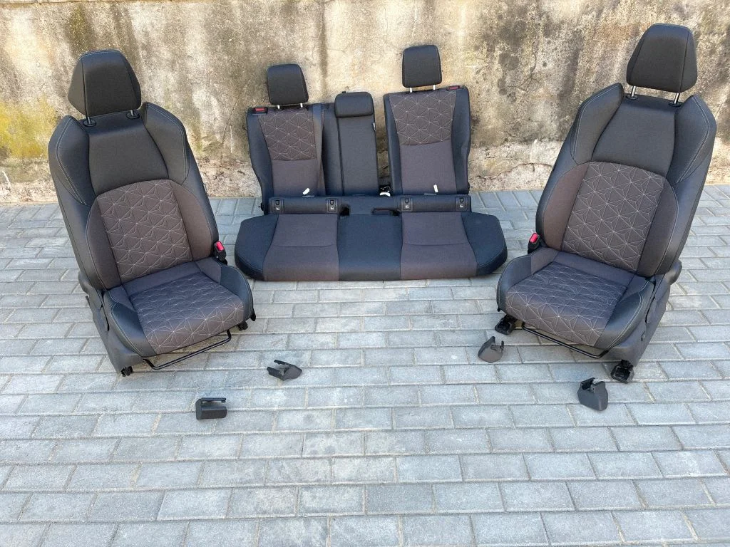 Sēdekļu komplekts 710730UE92E3
