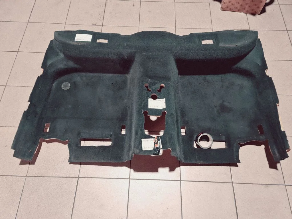 Rear floor carpet liner 7240929