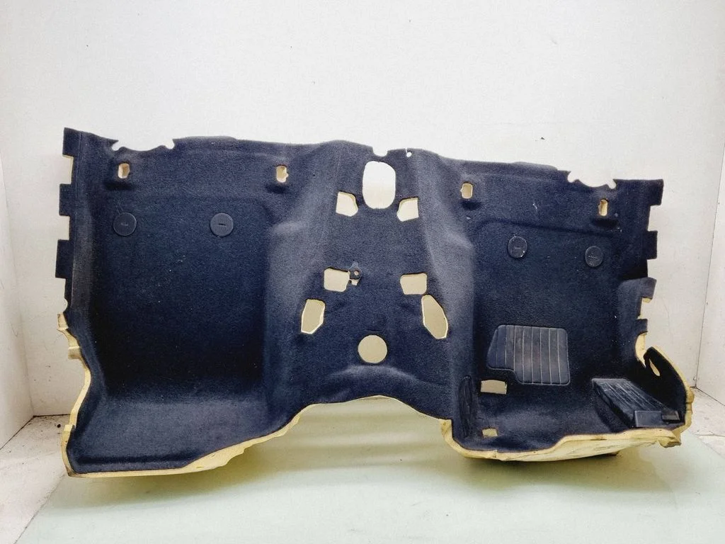 Priekšējais salona paklājs A049187
