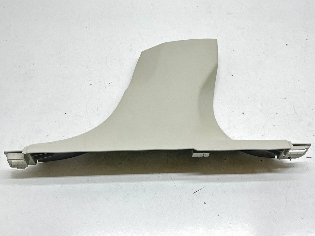 (B) pillar trim (bottom) 31425698