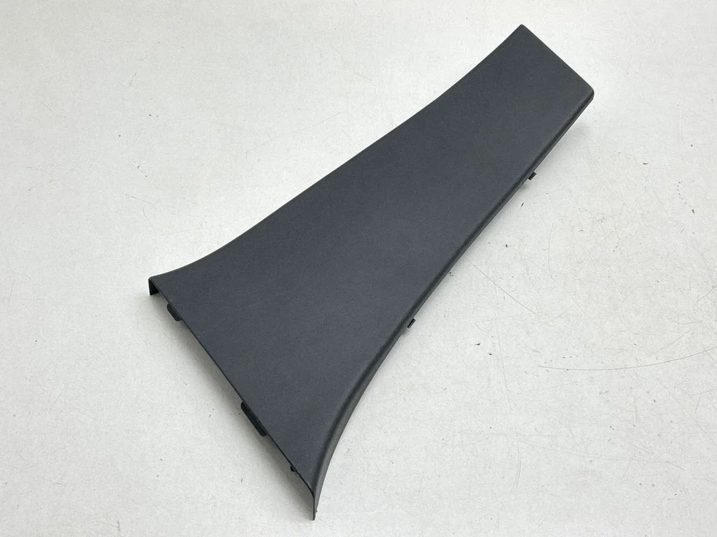 (B) piilari kate (alumine) – Renault Megane III (2009-2016)