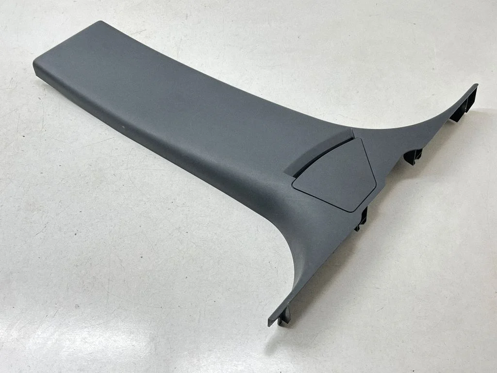 (B) statņa apdare (apakšējā) – Land Rover Range Rover Evoque L538 (2011-2018)
