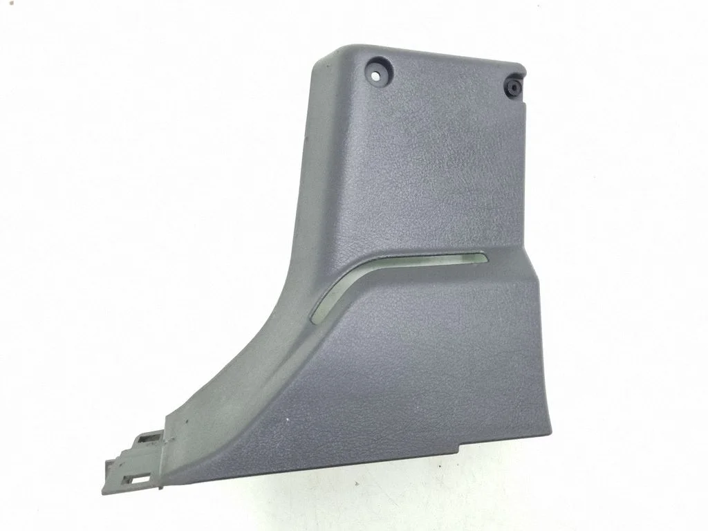 (B) pillar trim (bottom) – right