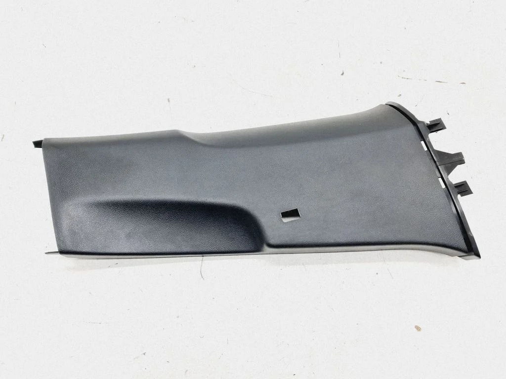 (B) pillar trim (bottom) – Volkswagen Passat B6 (2005-2010)