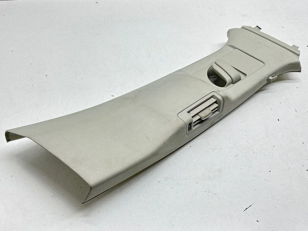 (B) pillar trim (top) – Volvo XC60 (2017-)