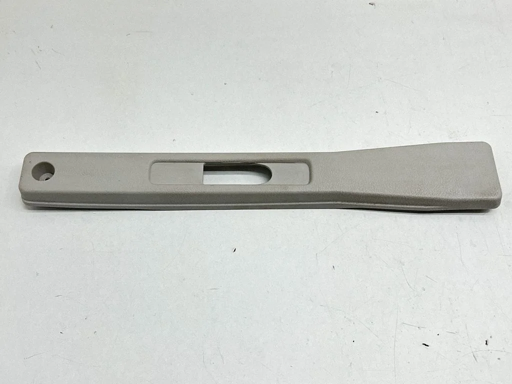 (B) pillar trim (top) 1496149077