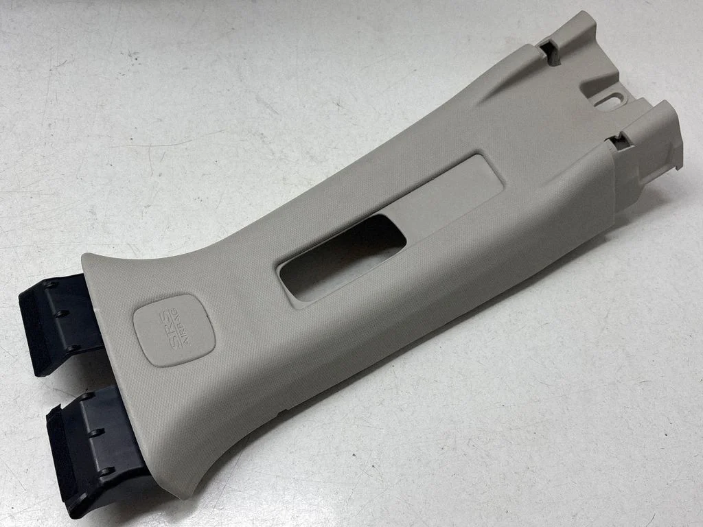 (B) statņa apdare (augšējā) – Subaru XV I (2011-2018)