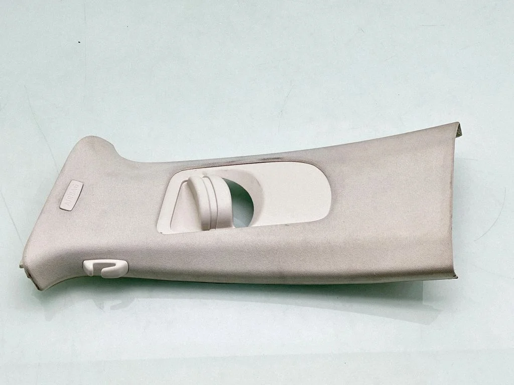 (B) statņa apdare (augšējā) 3G0868417