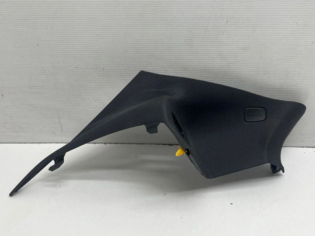 (C) piilari kate – Mercedes-Benz CLA-klass C117 X117 W117 (2013-2019)