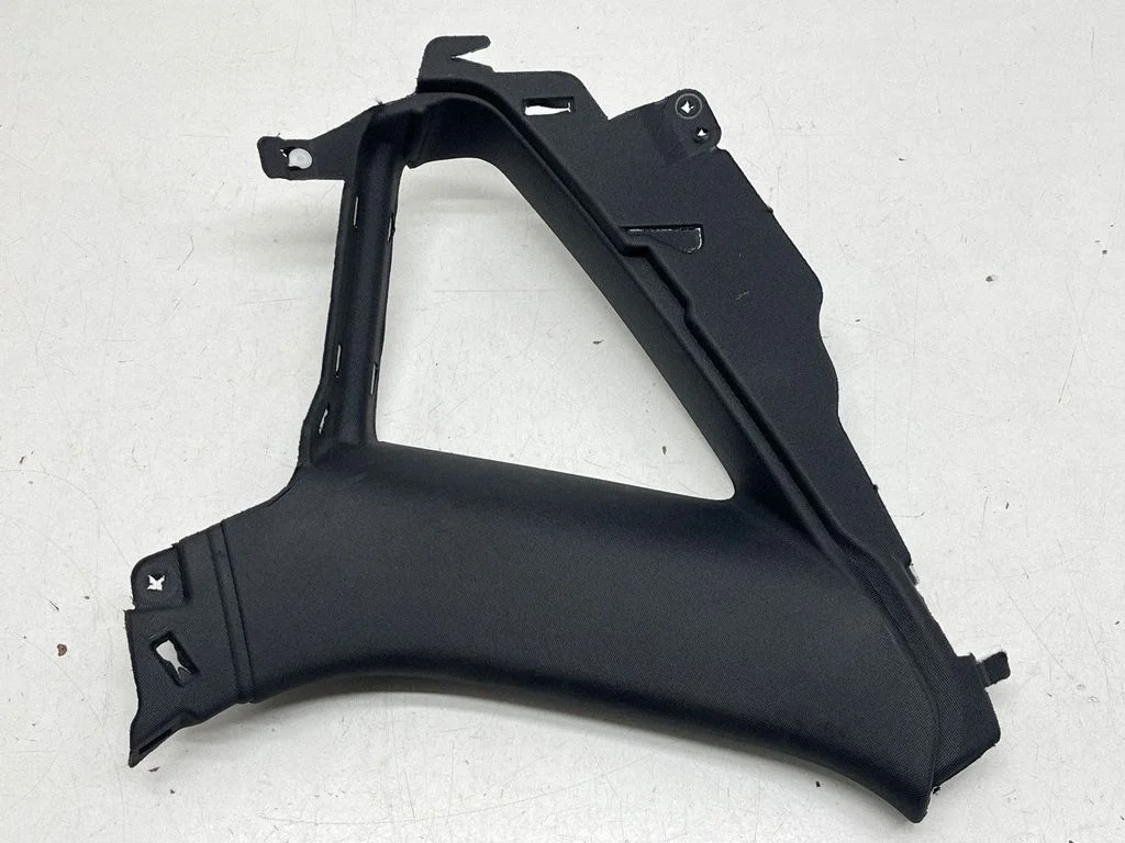 (C) pillar trim – Volvo S90, V90 (2016-)