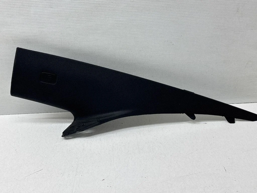 (D)pillar trim (top) – Volvo S90, V90 (2016-)