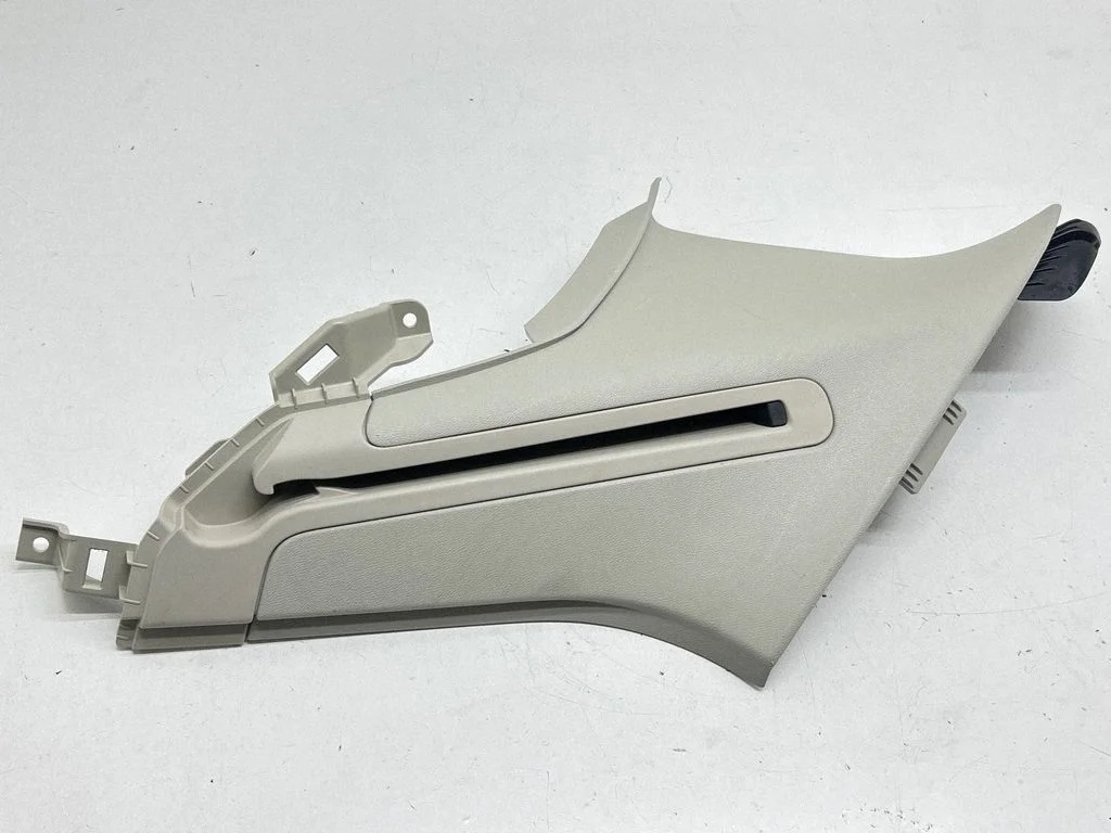 (D)pillar trim (top) 31425704