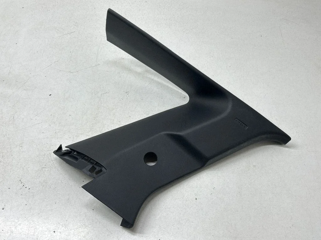 (D)pillar trim (top) 9816159977