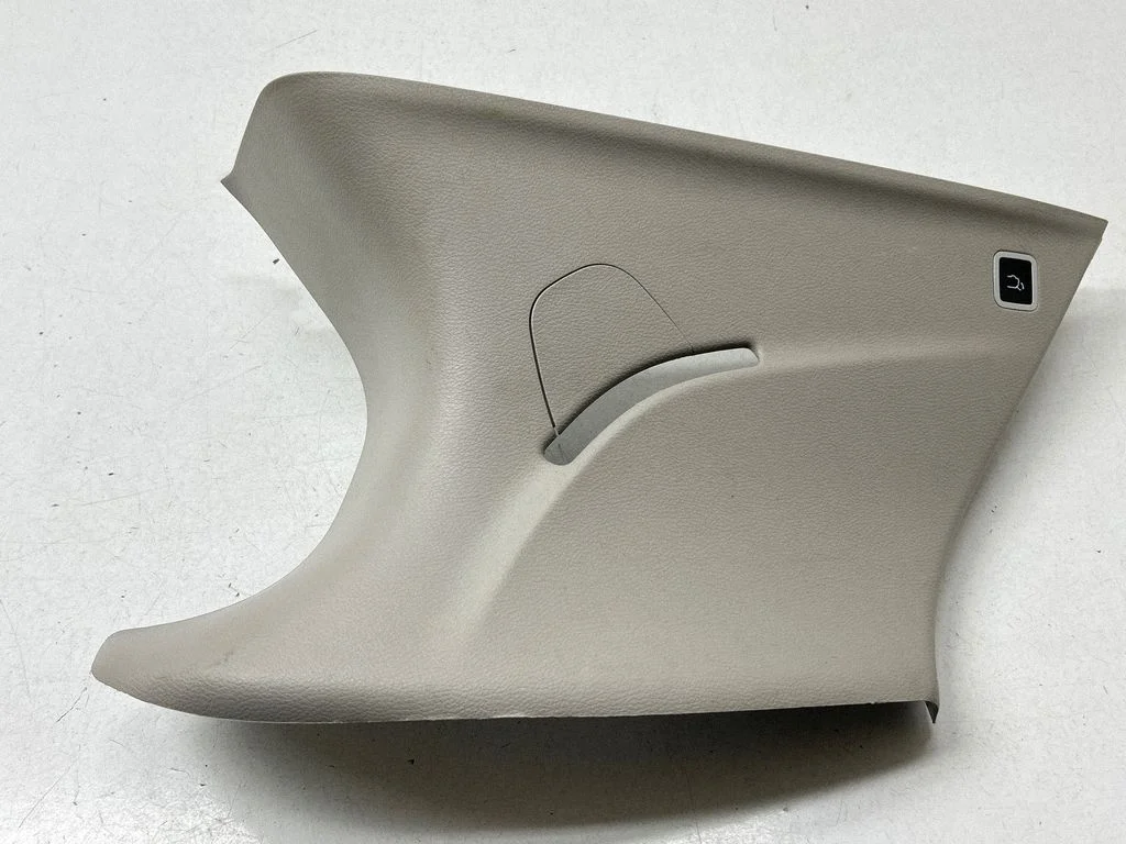 (D)pillar trim (top) – Chrysler Pacifica (2017-)