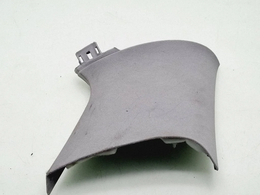 (D)pillar trim (top) 7L6867245