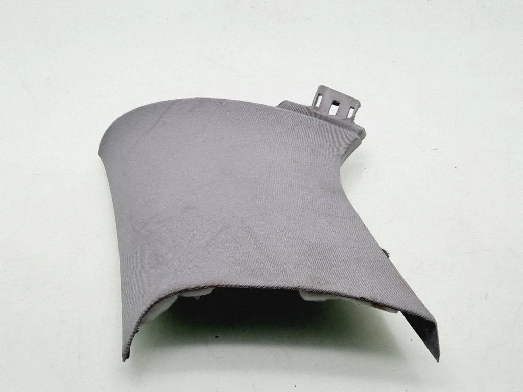 (D)pillar trim (top) 7L6867246