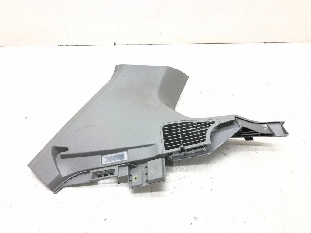 (D)pillar trim (top) 7228139
