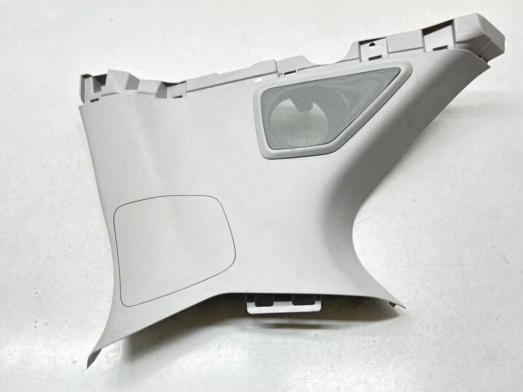 (D)pillar trim (top) – Toyota Land Cruiser (J150) (2009-)