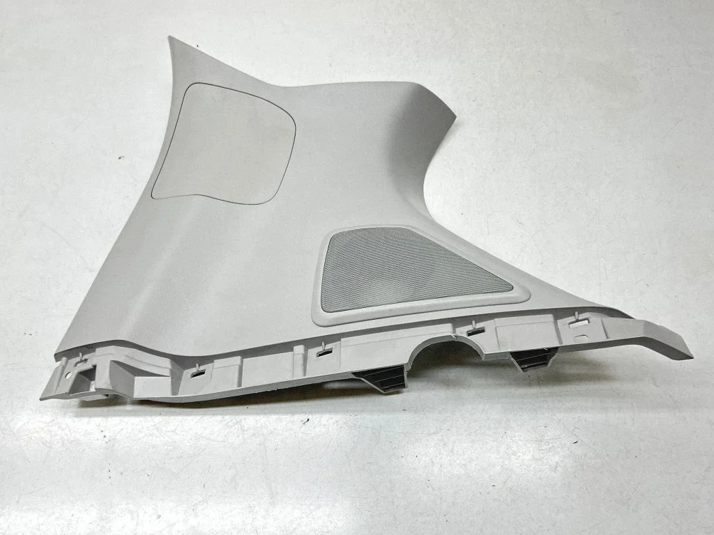 (D)pillar trim (top) – Toyota Land Cruiser (J150) (2009-)