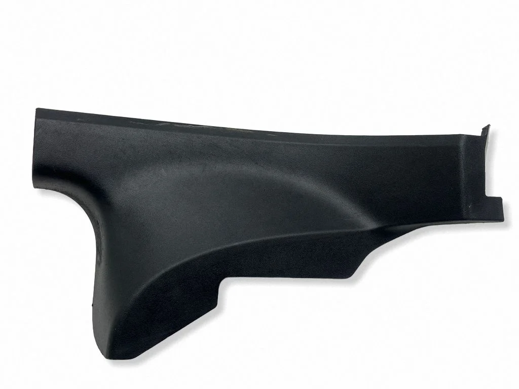 Rear sill trim cover – Tesla Model Y (2020-)