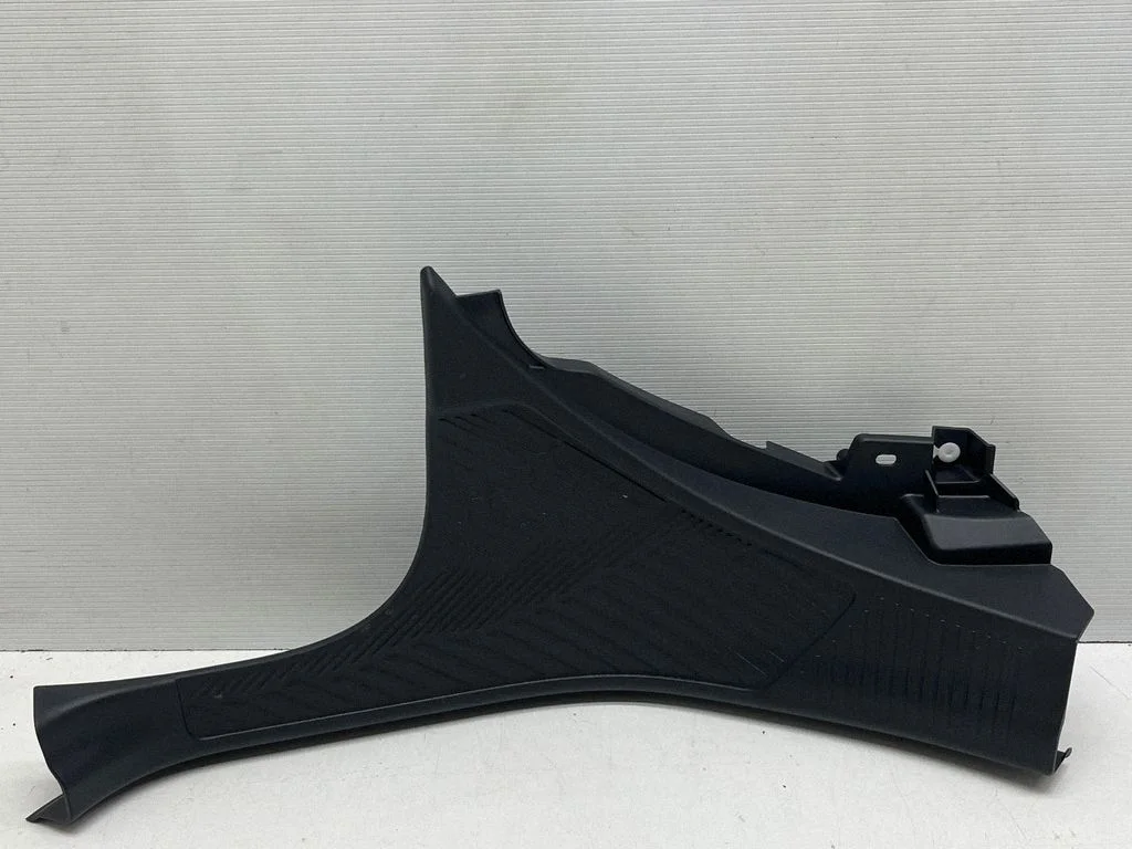 Aizmugurējā sliekšņa apdare (iekšējā) 94061SL010
