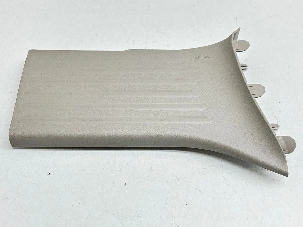 Rear sill trim cover – Chrysler Pacifica (2017-)