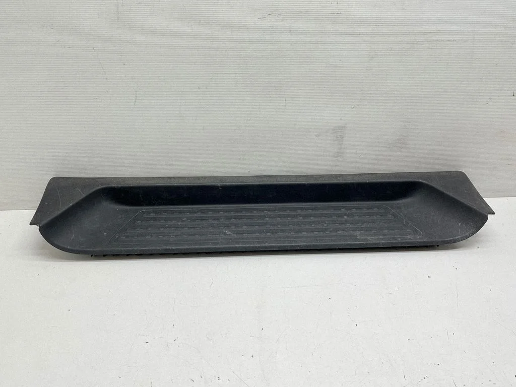 Rear sill trim cover 7H0863725T