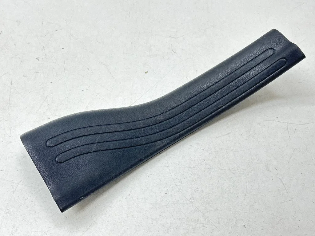 Rear sill trim cover 769B61KA0A