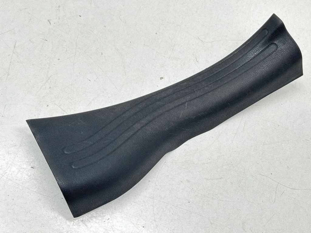 Rear sill trim cover 769B71KA0A