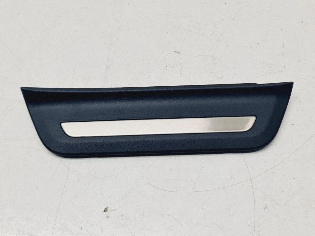 Rear sill trim cover 85888AT100