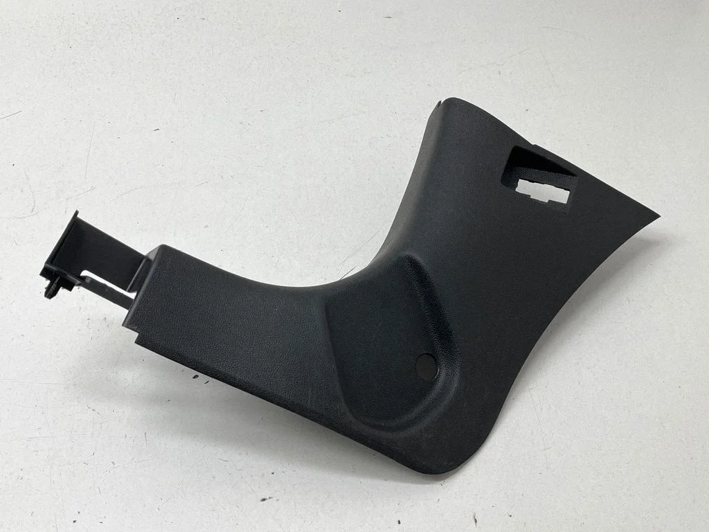 Kāju telpas sānu apdare 768375454R