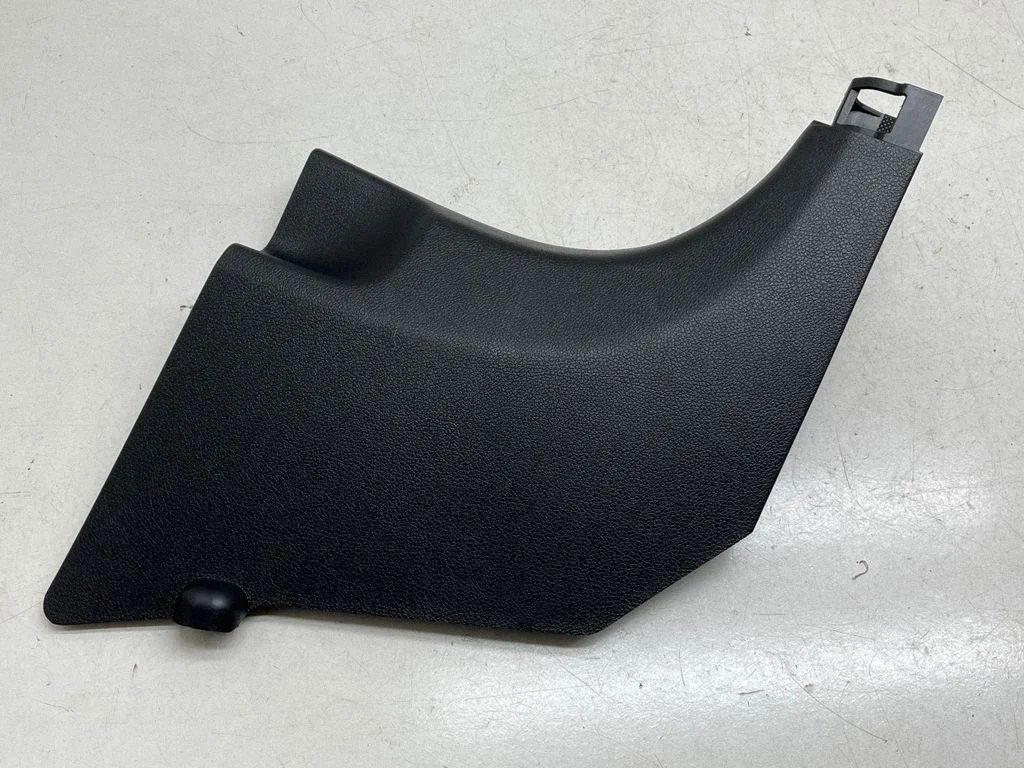 Kāju telpas sānu apdare 85826F1000