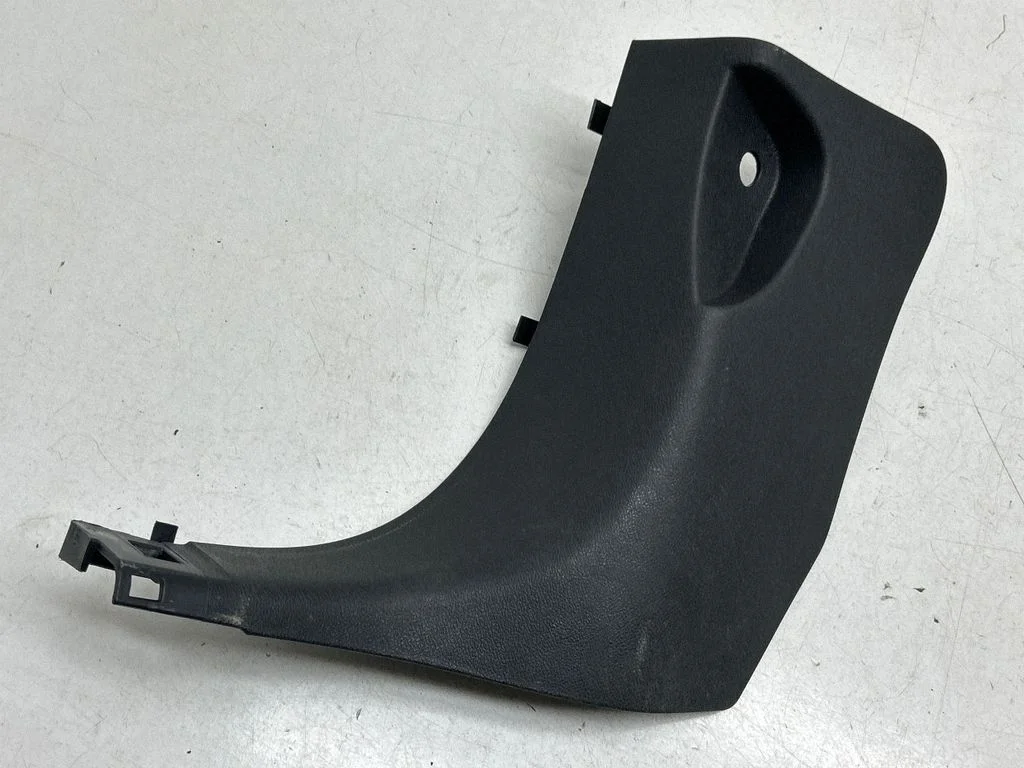 Kāju telpas sānu apdare 768370003R