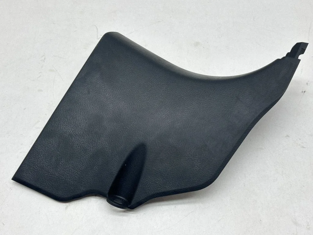 Foot area side trim 6211160161