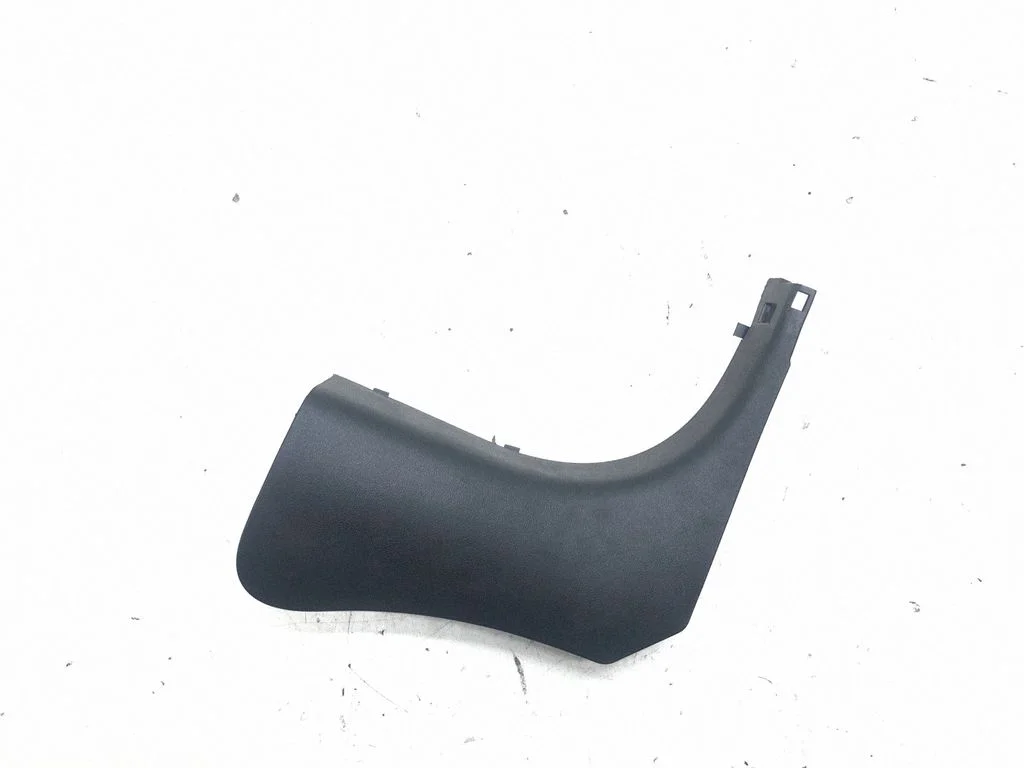 Kāju telpas sānu apdare 768360003R