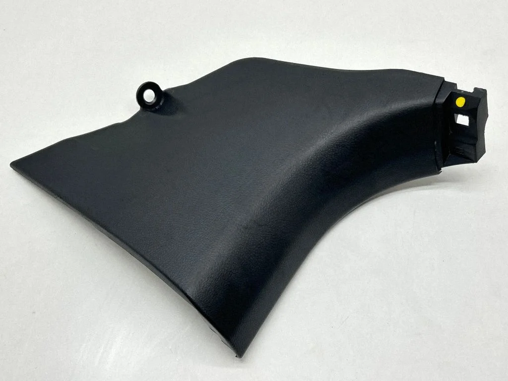 Foot area side trim 6211260250