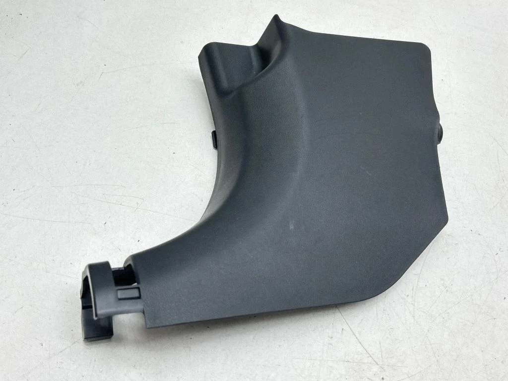 Kāju telpas sānu apdare 85823N7900