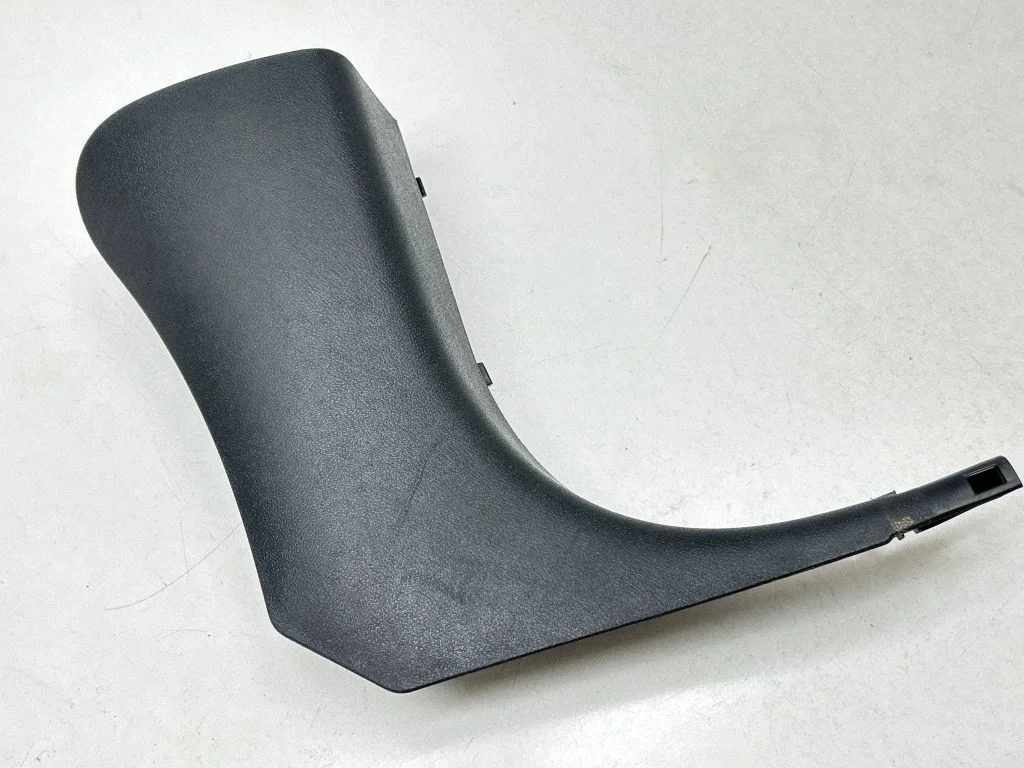Kāju telpas sānu apdare 768360003R