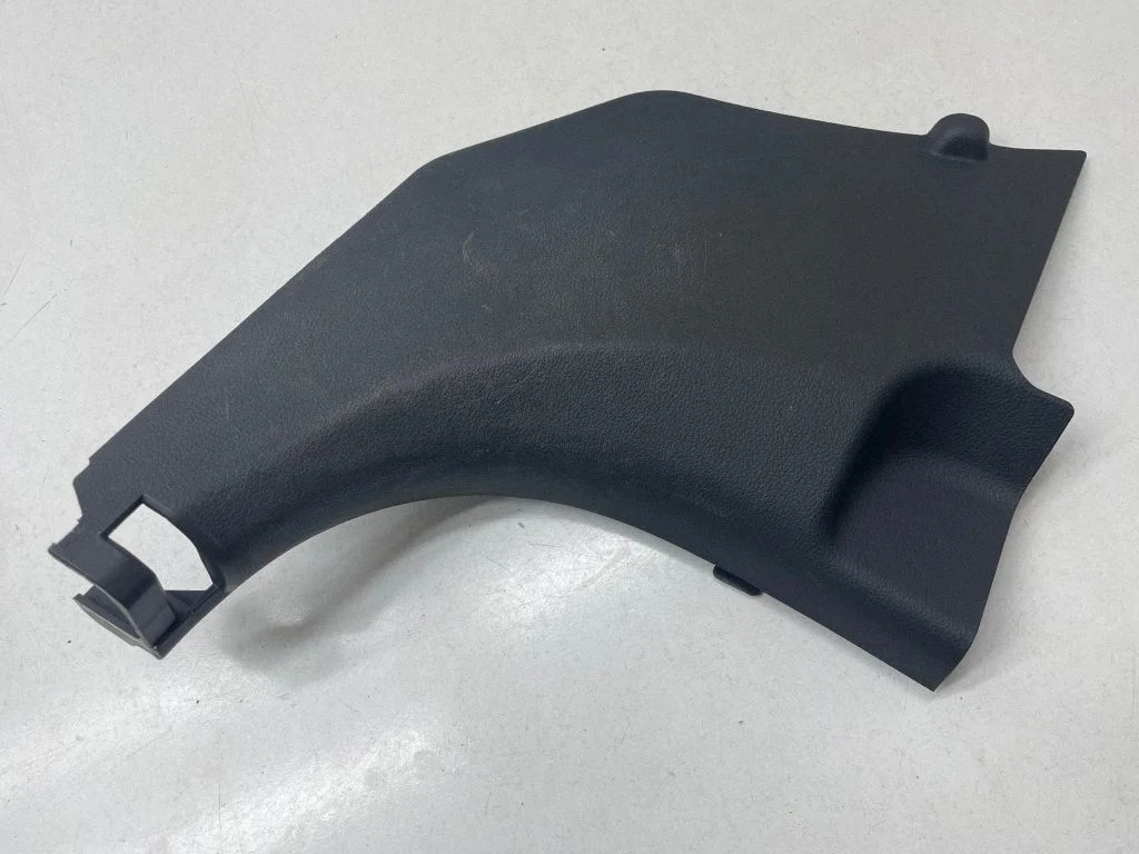 Foot area side trim 85824D7000