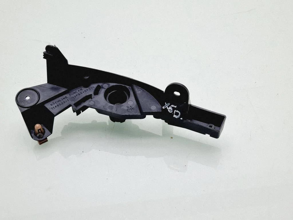 Engine bonnet (hood) release handle 7148522