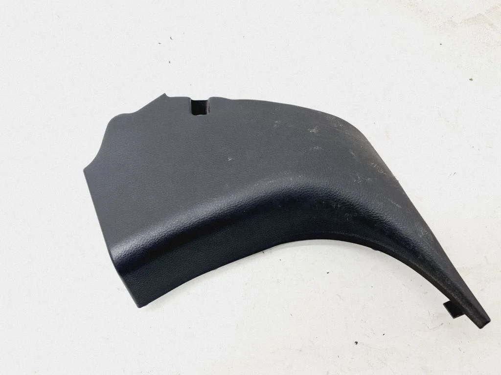 Boczna osłona przestrzeni na nogi – Nissan Note (E11) (2006-2014)