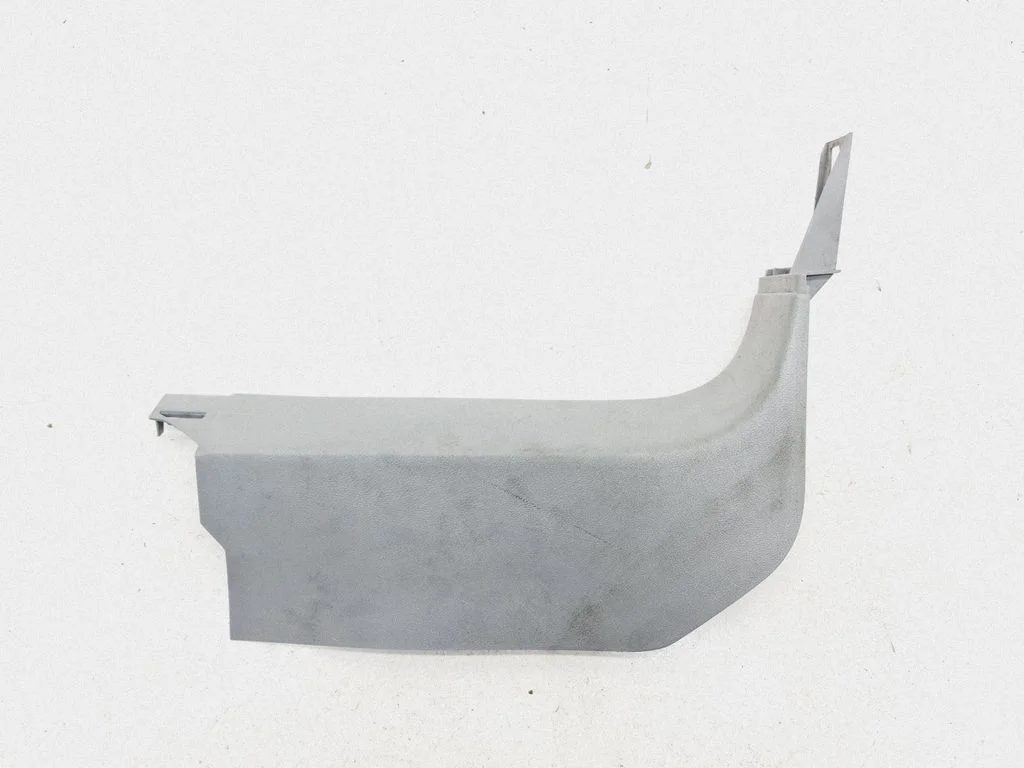Kāju telpas sānu apdare – Volkswagen Touareg I (2002-2010)